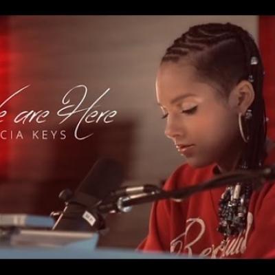 Ακούστε το ολοκαίνουριο τραγούδι της Alicia Keys, με τίτλο We Are Here!