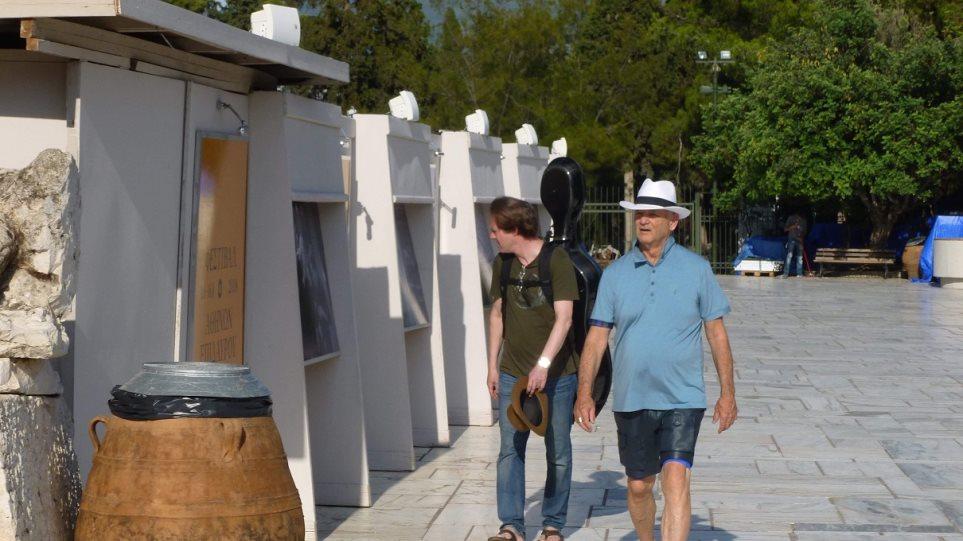 Φωτογραφίες: Οι βόλτες του Mπιλ Μάρεϊ στο Ηρώδειο