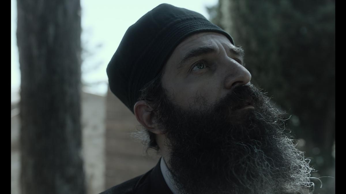 O «Ανθρωπος του Θεού» με τον Άρη Σερβετάλη κάνει πανελλήνια πρεμιέρα στο 11ο Athens Open Air Film Festival