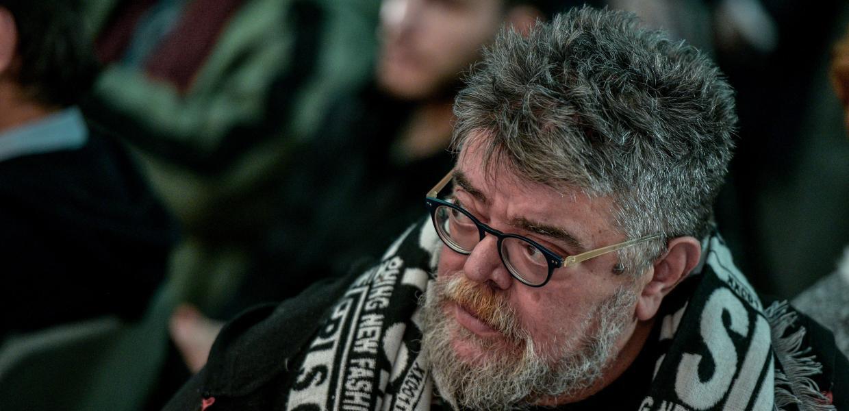 Σταμάτης Κραουνάκης για περιστατικό με Γιώργο Νταλάρα και δημοσιογράφους: θα έπρεπε απλά να φύγει χαμογελαστός