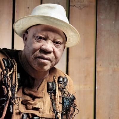 Ο Salif  Keita σε ένα  Acoustic Project!