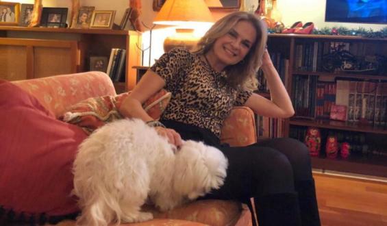Πέγκυ Σταθακοπούλου: Ποζάρει με την κούκλα κόρη της