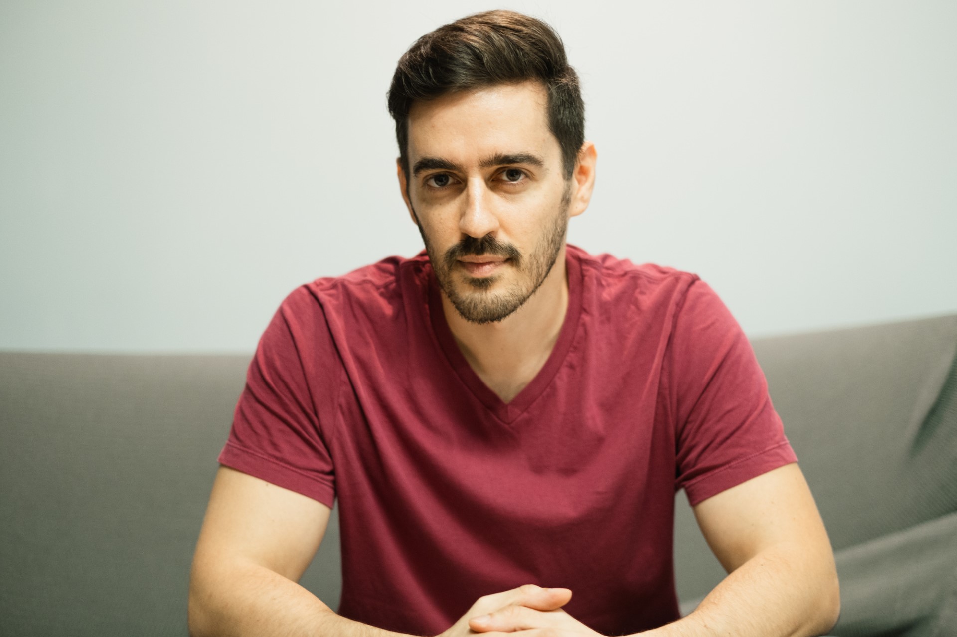 O Γιάννης Αγγελάκης λέει «αντίο» στον Μπάτμαν