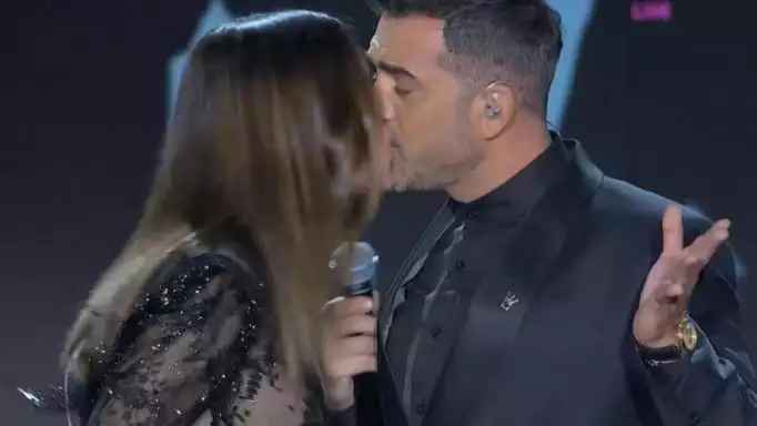 Λίτσα Γιαγκούση: Το φιλί στον Στέφανο Κωνσταντινίδη!
