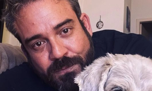 Πυγμαλίων Δαδακαρίδης: Η σπάνια αναφορά στη σύντροφό του & η συγκατοίκηση